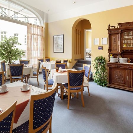 Hotel Garni Am Markt - Businesshotel - Fruehstuecksbuffet - Fahrradabstellplatz - Hunde Willkommen Neustadt - Coburg Exterior foto