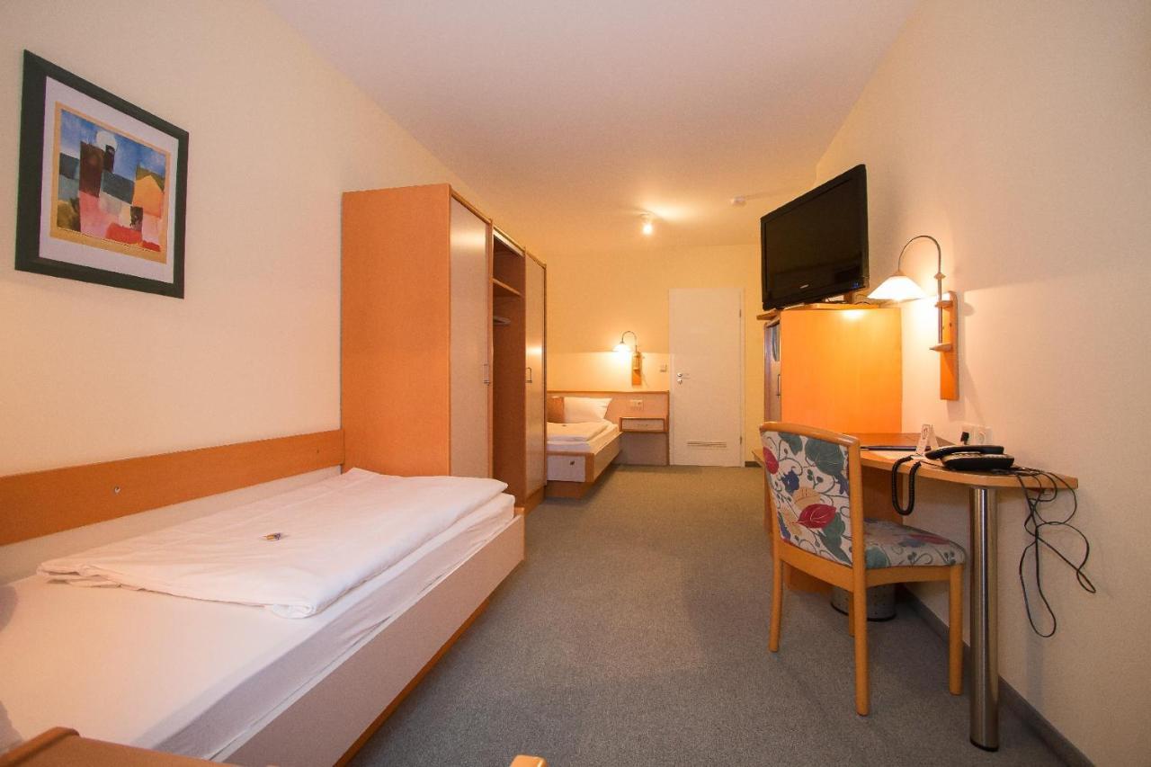Hotel Garni Am Markt - Businesshotel - Fruehstuecksbuffet - Fahrradabstellplatz - Hunde Willkommen Neustadt - Coburg Exterior foto